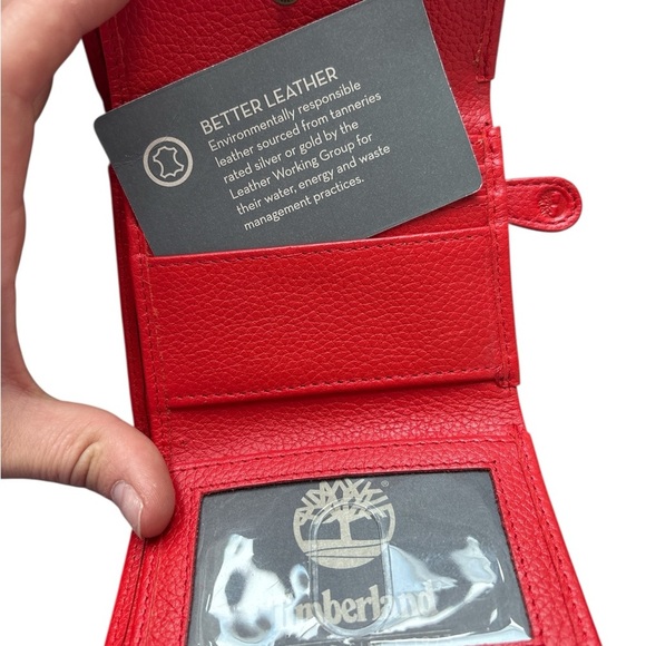 Timberland Vibrant Red Leather Wallet - New! Zip and Snap closures - Picture 2 of 9